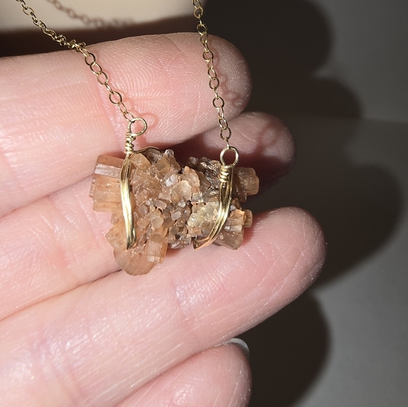 Aragonite necklace - Picture 13 of 16